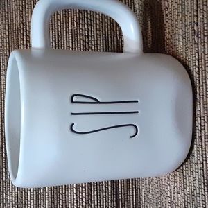 🆕 Rae Dunn “Sip” Mug